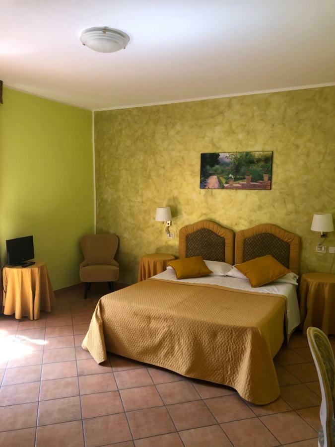 Il Fondaccio Hotel Lizzano In Belvedere Bagian luar foto